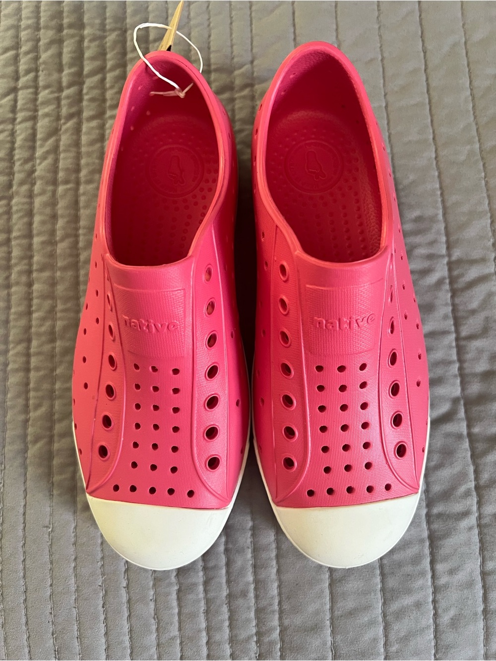 Native Jefferson Slip-On Sneakers - Pink J3 NWOB